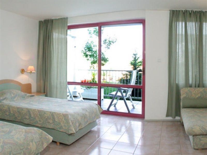 Hotel Longosa Pantai Sunny Luaran gambar