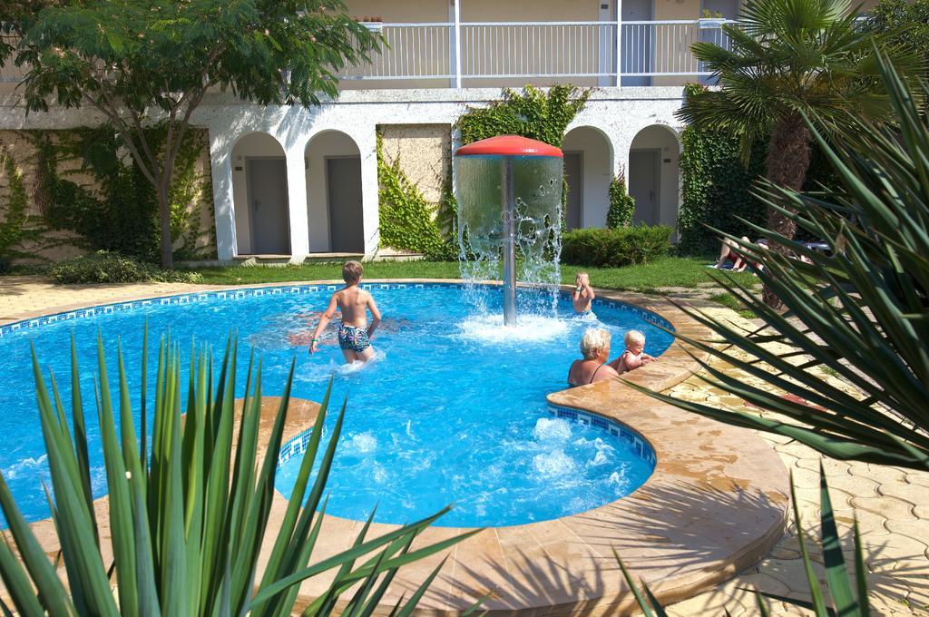 Hotel Longosa Pantai Sunny Luaran gambar
