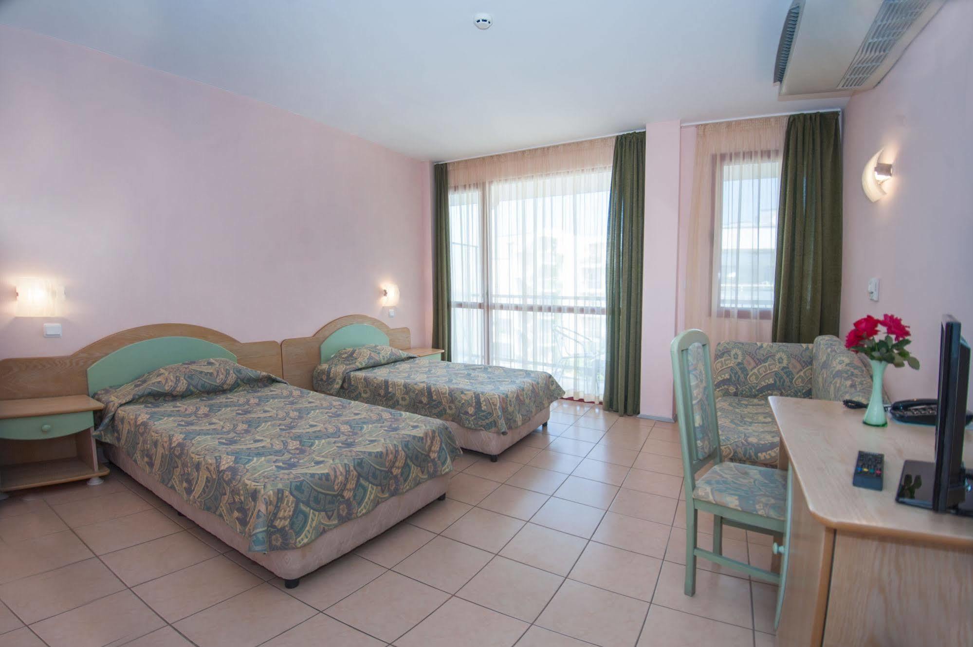 Hotel Longosa Pantai Sunny Luaran gambar