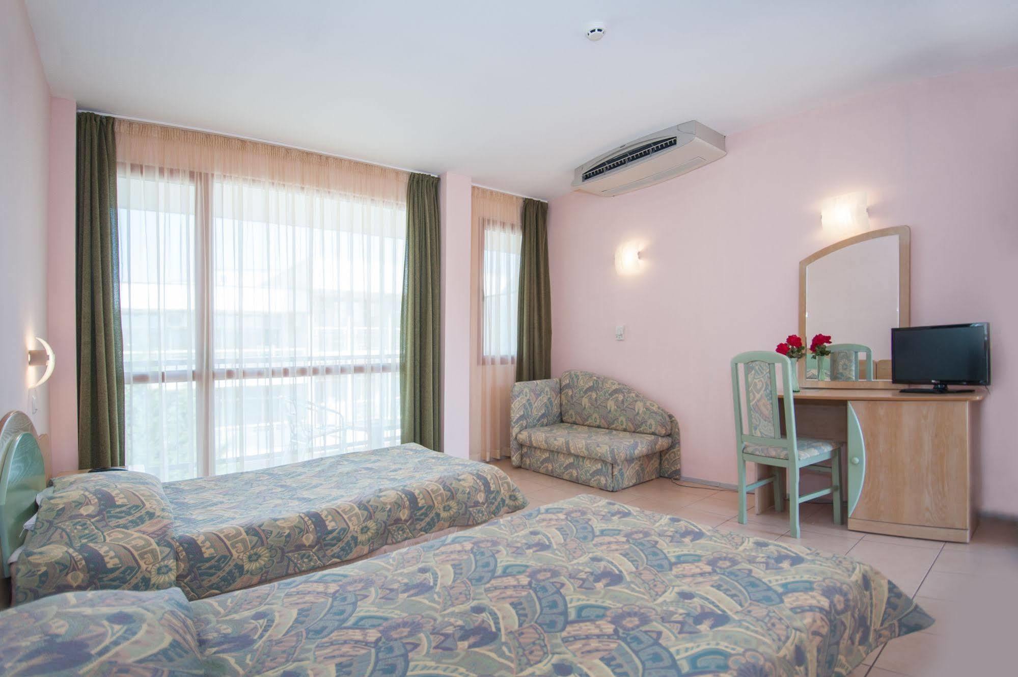 Hotel Longosa Pantai Sunny Luaran gambar