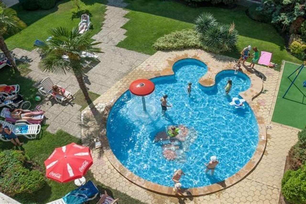 Hotel Longosa Pantai Sunny Luaran gambar